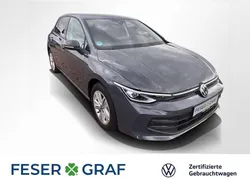 Delfingrau metallic Gebraucht 2024 VW Golf VIII Life Limousine | 24.990 € (Fairer Preis)
