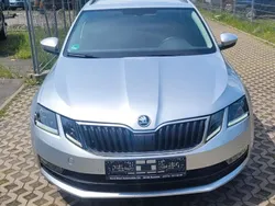Silber Gebraucht 2019 Skoda Octavia Soleil Kombi | 10.990 € (Superpreis)