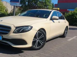 Beige Gebraucht 2018 Mercedes E220 Avantgarde Limousine | 9.500 €