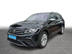 Schwarz Gebraucht 2024 VW Tiguan Allspace Life SUV | 35.669 € (Fairer Preis)