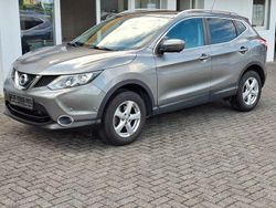 Grau Gebraucht 2017 Nissan Qashqai Tekna SUV | 12.590 € (Fairer Preis)