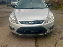 Grau Gebraucht 2008 Ford Focus Limousine | 2.000 € (Guter Preis)