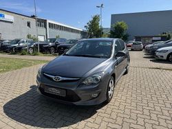 Grau Gebraucht 2011 Hyundai i30 Comfort Limousine | 4.250 € (Etwas zu teuer)