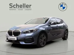 Grau Gebraucht 2024 BMW 118 Sport Line Kleinwagen | 31.430 € (Teuer)
