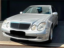 Silber Gebraucht 2004 Mercedes E320 Avantgarde Limousine | 3.290 €