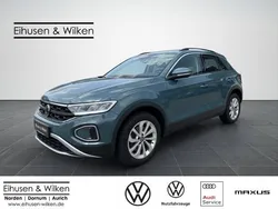 Blau Gebraucht 2022 VW T-Roc Life SUV | 24.898 € (Etwas zu teuer)