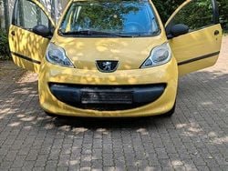 Gelb Gebraucht 2008 Peugeot 107 Kleinwagen | 1.300 € (Guter Preis)