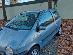Grau Gebraucht 2003 Renault Twingo Kleinwagen | 1.600 €