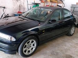 Blau Gebraucht 2000 BMW 318 Kleinwagen | 5.000 €