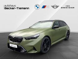 Grün Gebraucht 2025 BMW M5 Exclusive Kombi | 131.990 €
