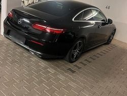 Schwarz Gebraucht 2017 Mercedes 220 Coupé | 27.900 €