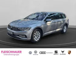 Silber Gebraucht 2021 VW Passat Business Kombi | 25.570 € (Guter Preis)