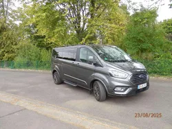 Grau Gebraucht 2020 Ford Tourneo Custom Titanium X Van / Kleinbus | 33.000 € (Guter Preis)