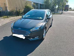Silber Gebraucht 2015 Ford Focus Kombi | 5.800 €
