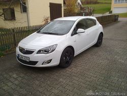 Weiß Gebraucht 2010 Opel Astra Sport Limousine | 8.500 € (Teuer)