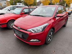 Rot Gebraucht 2017 Hyundai i20 YES! Limousine | 8.200 € (Fairer Preis)