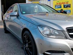 Grün Gebraucht 2015 Mercedes C250 Limousine | 13.000 €
