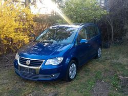 Blau Gebraucht 2007 VW Touran Van / Kleinbus | 5.900 € (Etwas zu teuer)