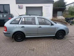 Blau Gebraucht 2003 Skoda Fabia Kombi | 1.600 €