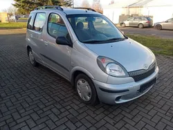 Silber Gebraucht 2002 Toyota Yaris Verso Van / Kleinbus | 3.900 € (Fairer Preis)