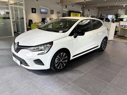 Weiß Gebraucht 2023 Renault Clio V Equilibre Limousine | 17.490 € (Fairer Preis)
