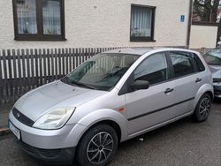 Grau Gebraucht 2003 Ford Fiesta Kleinwagen | 1.700 € (Etwas zu teuer)
