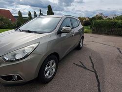 Grau Gebraucht 2011 Hyundai ix35 Comfort SUV | 5.750 € (Fairer Preis)