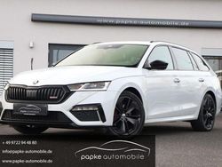 Moonweiss metallic Gebraucht 2022 Skoda Octavia RS Kombi | 26.895 € (Fairer Preis)