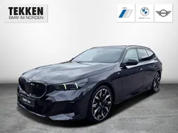 Grau Neu 2025 BMW 520 M Sport Kombi | 77.950 €