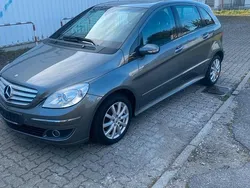 Grau Gebraucht 2008 Mercedes B200 Van / Kleinbus | 6.800 € (Fairer Preis)