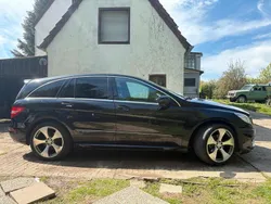 Schwarz Gebraucht 2011 Mercedes R350 AMG Van / Kleinbus | 12.000 € (Fairer Preis)