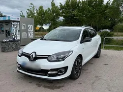 Weiß Gebraucht 2016 Renault Mégane GrandTour Bose Edition Kombi | 9.900 € (Fairer Preis)
