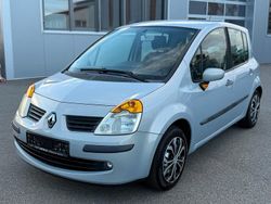 Grau Gebraucht 2004 Renault Modus Van / Kleinbus | 1.797 € (Teuer)