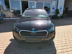 Schwarzmagic perleffekt Neu 2025 Skoda Octavia Selection Kombi | 33.950 € (Guter Preis)