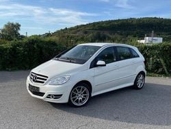 Weiß Gebraucht 2010 Mercedes B180 Van / Kleinbus | 3.000 € (Superpreis)