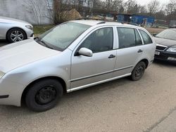 Silber Gebraucht 2004 Skoda Fabia Kombi | 850 €