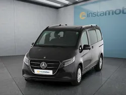 Schwarz Gebraucht 2024 Mercedes V250 Van / Kleinbus | 68.249 € (Teuer)