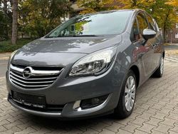 Grau Gebraucht 2016 Opel Meriva Van / Kleinbus | 8.800 € (Etwas zu teuer)