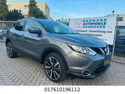 Grau Gebraucht 2016 Nissan Qashqai Tekna SUV | 12.999 € (Fairer Preis)