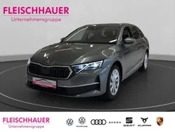 Grau Gebraucht 2024 Skoda Octavia Selection Kombi | 29.770 € (Fairer Preis)