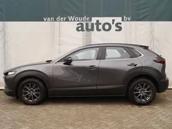 Grau Gebraucht 2020 Mazda CX-30 Comfort SUV | 14.399 €