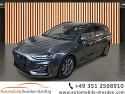 Grau magneticgrau (metallic) Gebraucht 2024 Ford Focus ST-Line Kombi | 22.980 € (Superpreis)