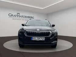 Schwarz Gebraucht 2024 Skoda Karoq Selection SUV | 30.790 € (Fairer Preis)