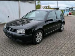Schwarz Gebraucht 2002 VW Golf IV Limousine | 1.500 € (Fairer Preis)