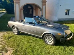Grau Gebraucht 1985 Fiat 124 Spider Cabrio | 16.200 €