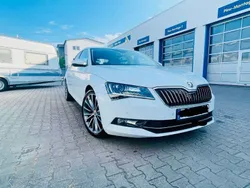 Weiß Gebraucht 2015 Skoda Superb LAURIN & KLEMENT Limousine | 16.700 € (Fairer Preis)
