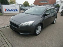 Grau Gebraucht 2015 Ford Focus Trend Limousine | 8.800 € (Etwas zu teuer)