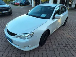 Weiß Gebraucht 2008 Subaru Impreza Comfort Limousine | 4.950 €
