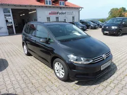 Schwarz Gebraucht 2016 VW Touran Comfortline Van / Kleinbus | 14.980 € (Fairer Preis)