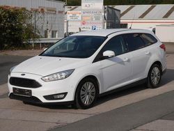 Weiß Gebraucht 2016 Ford Focus Limousine | 6.990 € (Fairer Preis)